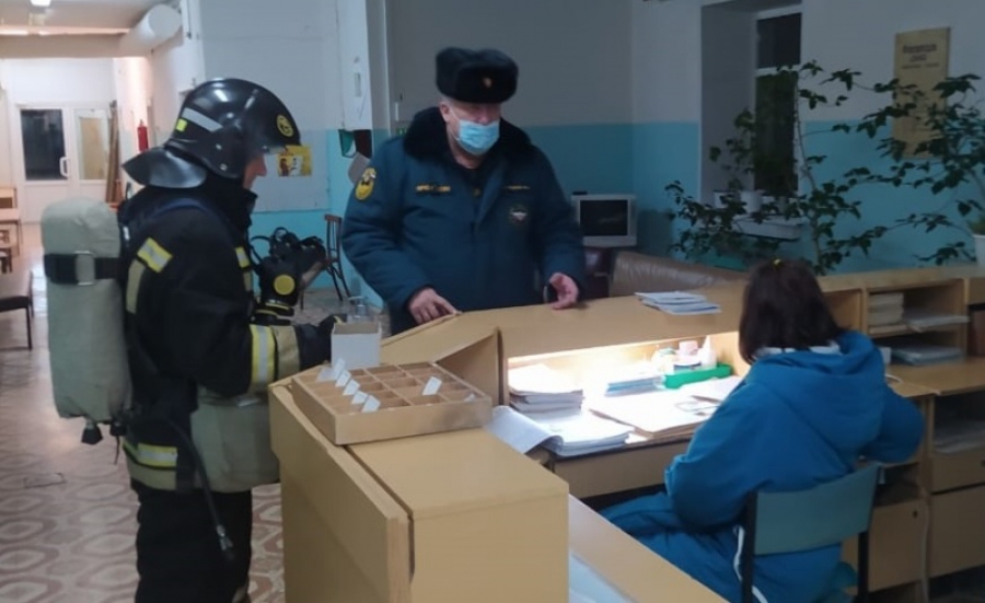 В Костромской области ночью тушили несуществующий пожар в больнице (ФОТО)