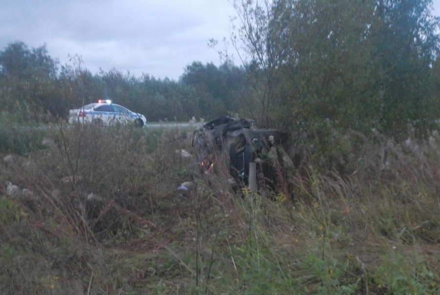 В Костромской области водитель ошибся с выбором скорости и оказался в кювете