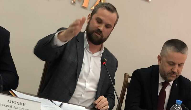 Депутат костромской облдумы решил «на дуэли» доказать свою традиционную ориентацию