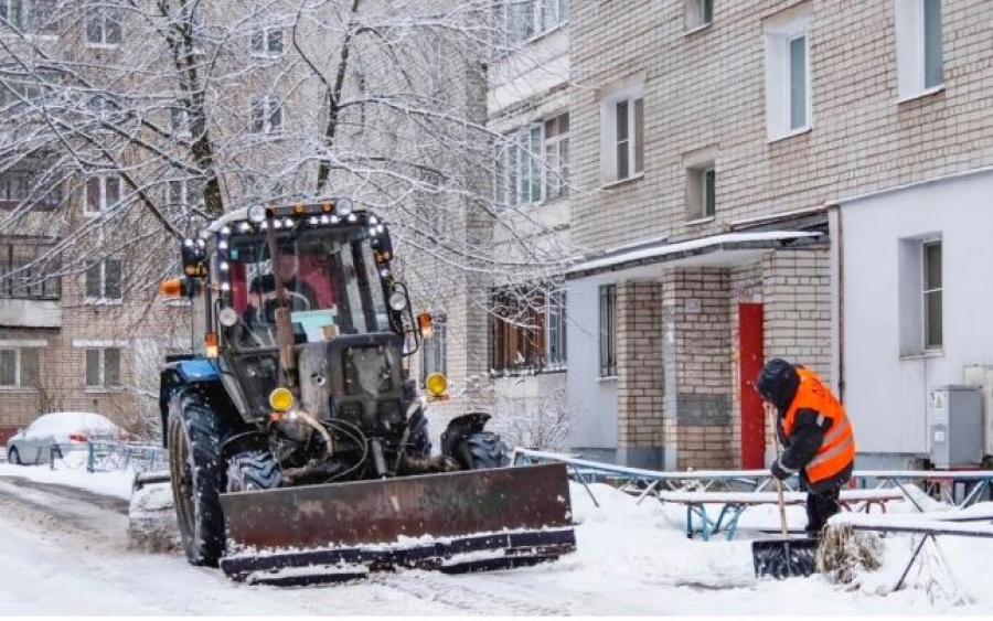 Костромские дорожники за двое суток очистили от снега более 30 улиц