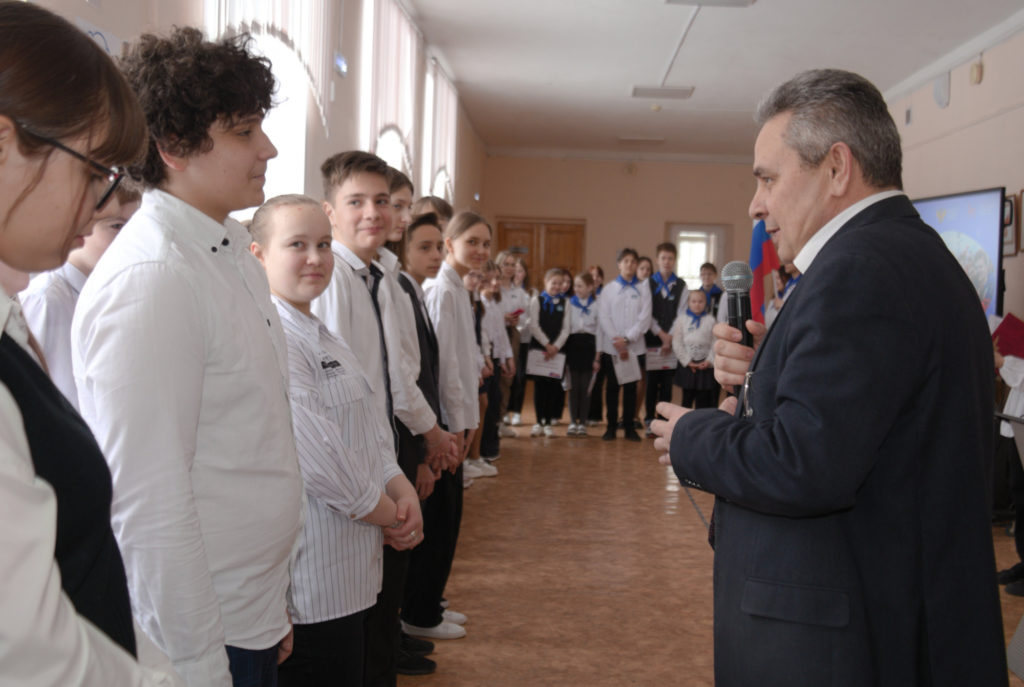 Костромские школьники вступили в «Движение первых»