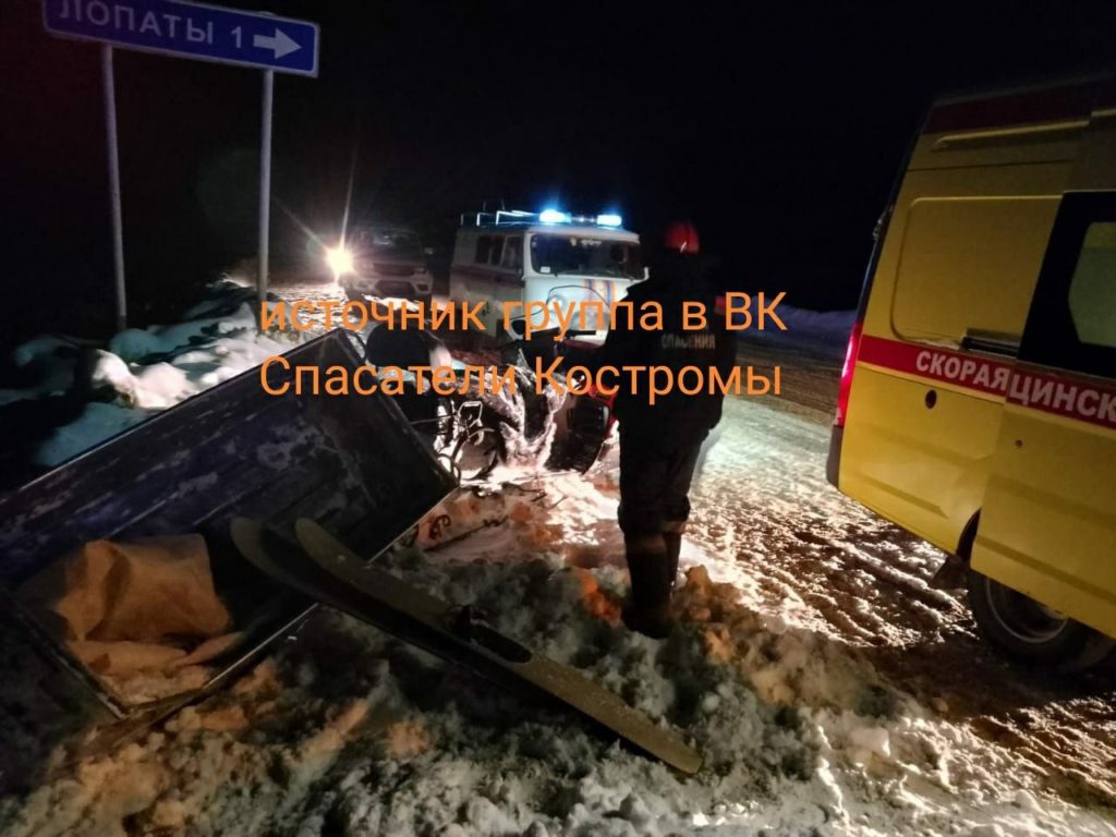 В Костромской области водитель снегохода едва не лишился жизни оказавшись в кювете
