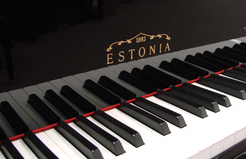 Музыкальные инструменты уже переехали в обновленное здание Костромского музколледжа