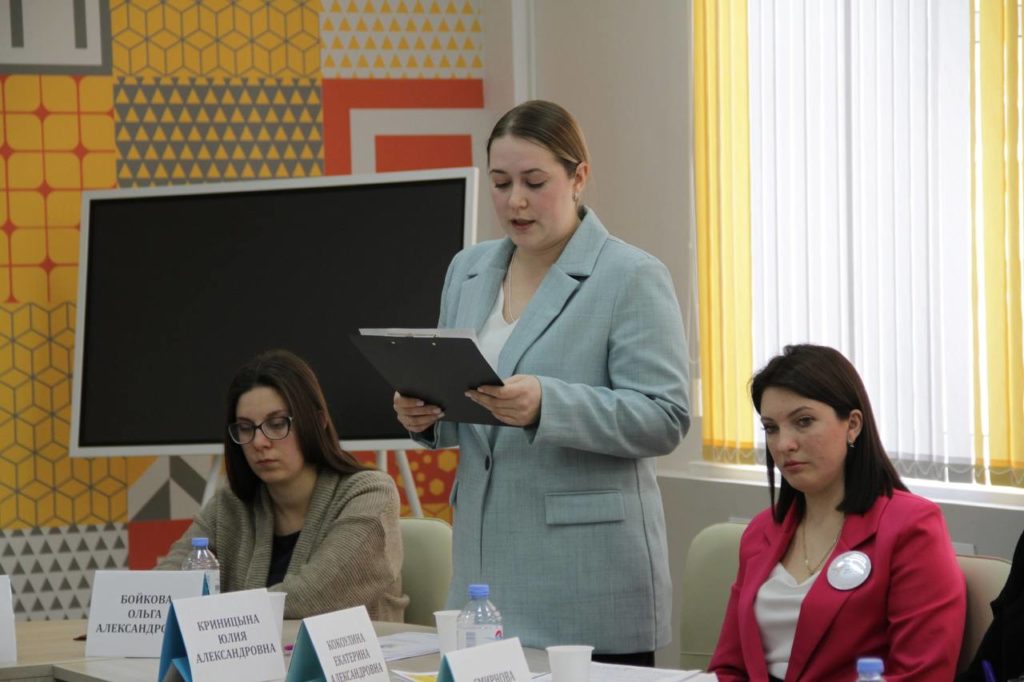 Костромские педагоги могут пополнить личный бюджет на полмиллиона рублей