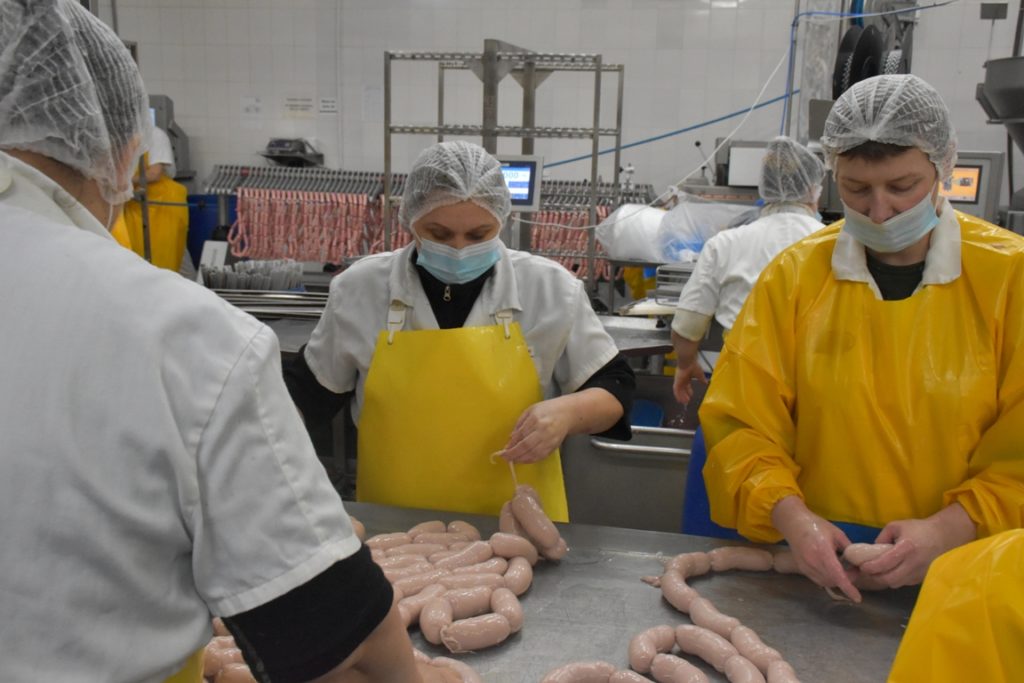 Костромские производители выпустили за месяц почти тысячу тонн колбас