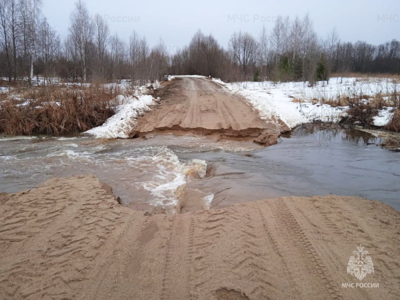 В Костромской области вновь затопило дорогу к двум деревням