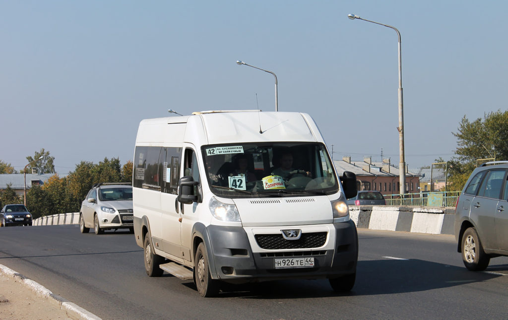 В Костроме водитель маршрутки №42 попытался сломать транспортную карту пенсионера