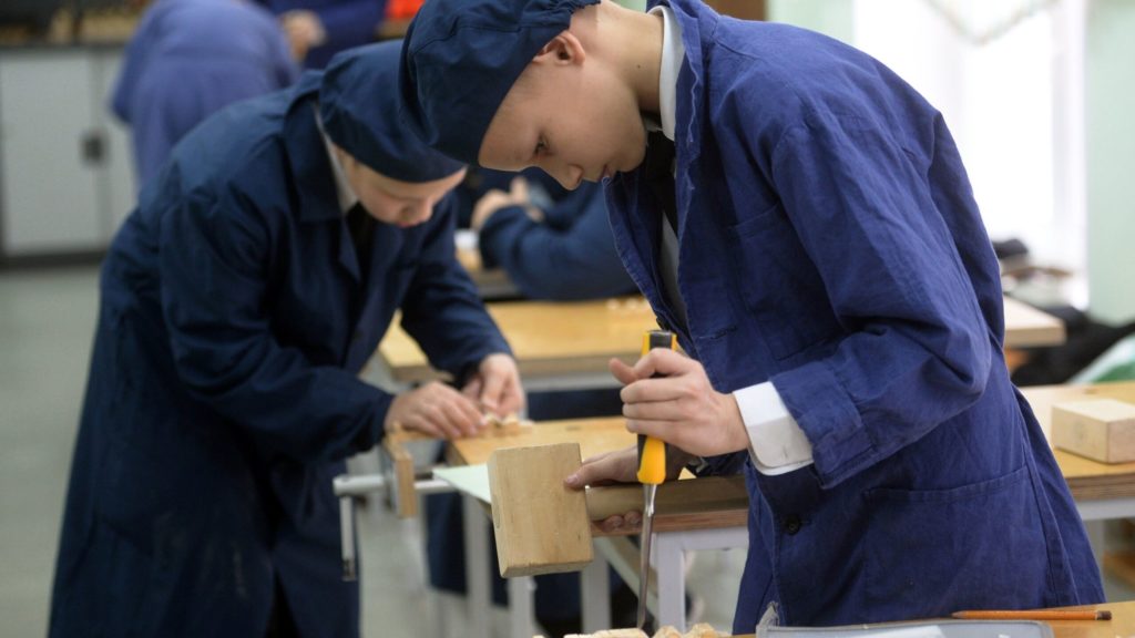 Костромским подросткам могут разрешить работать официально с 14 лет