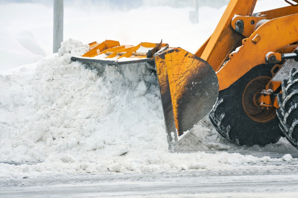 Костромские дорожники продолжают «освобождать» улицы города от снега