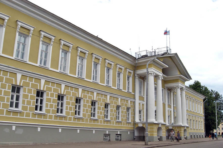 В Костроме чиновники не смогли выкупить квартиры в аварийном доме «по дешевке» и решили выселить собственников через суд