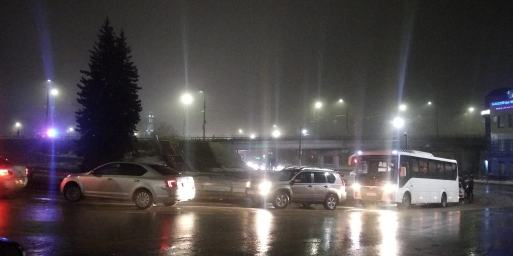 Движение по мосту через Волгу в Костроме после таинственной ночной блокировки возобновлено (ВИДЕО)