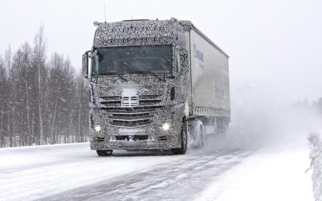 Костромские автополицейские не дали водителям грузовиков совершить 170 нарушений ПДД