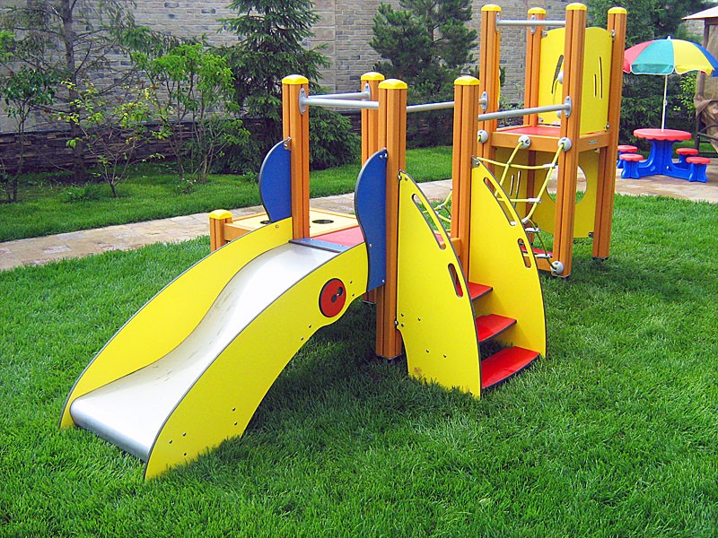Костромские детские площадки проверят на безопасность