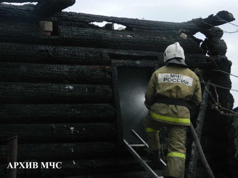В Костроме сгорел жилой дом с пристройкой