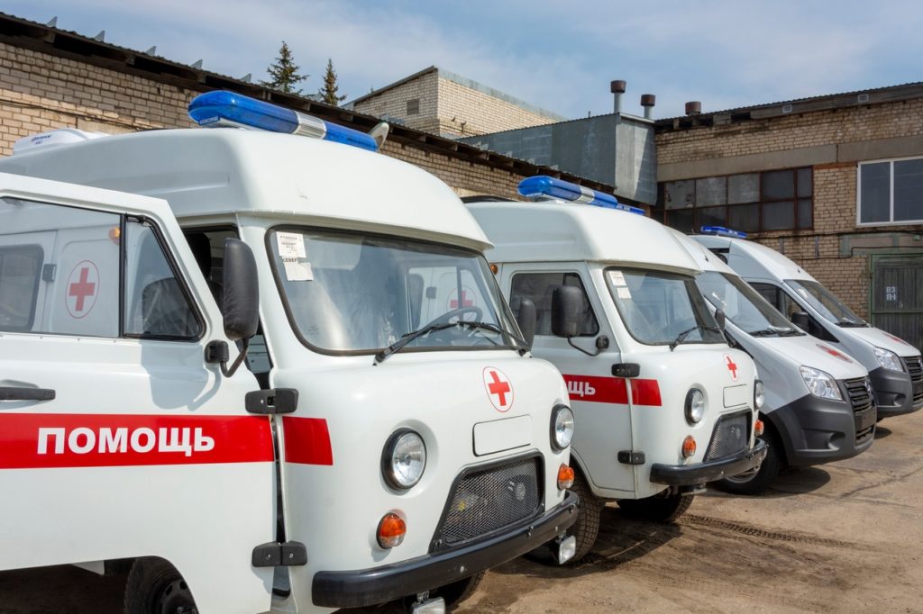Костромские медики получили девять «скорых» и уникальный диагностический комплекс на колесах