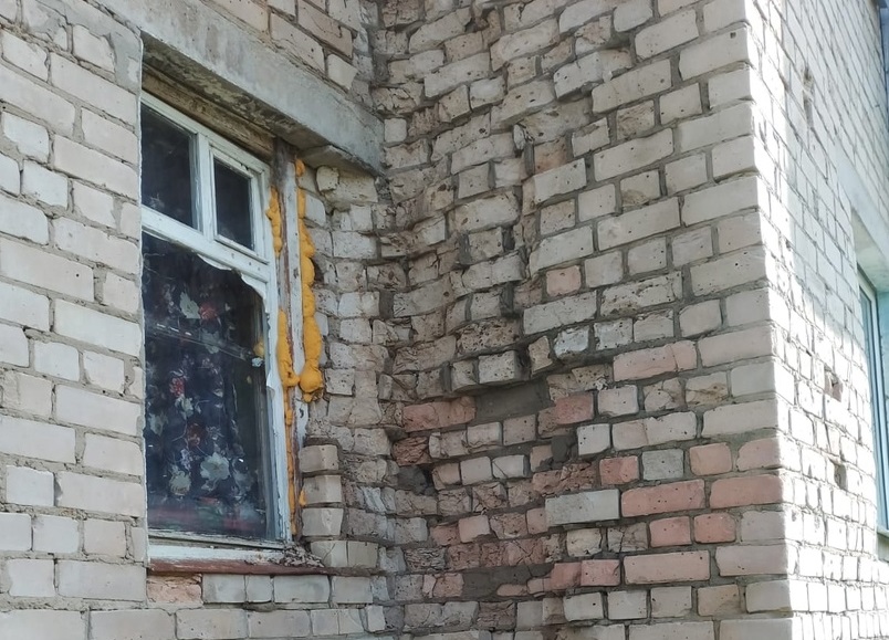 В Костромской области многоквартирный жилой дом рушится на глазах