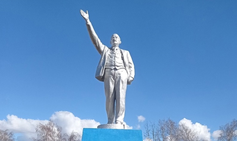 В Костромской области возник спор по поводу памятника Ленину