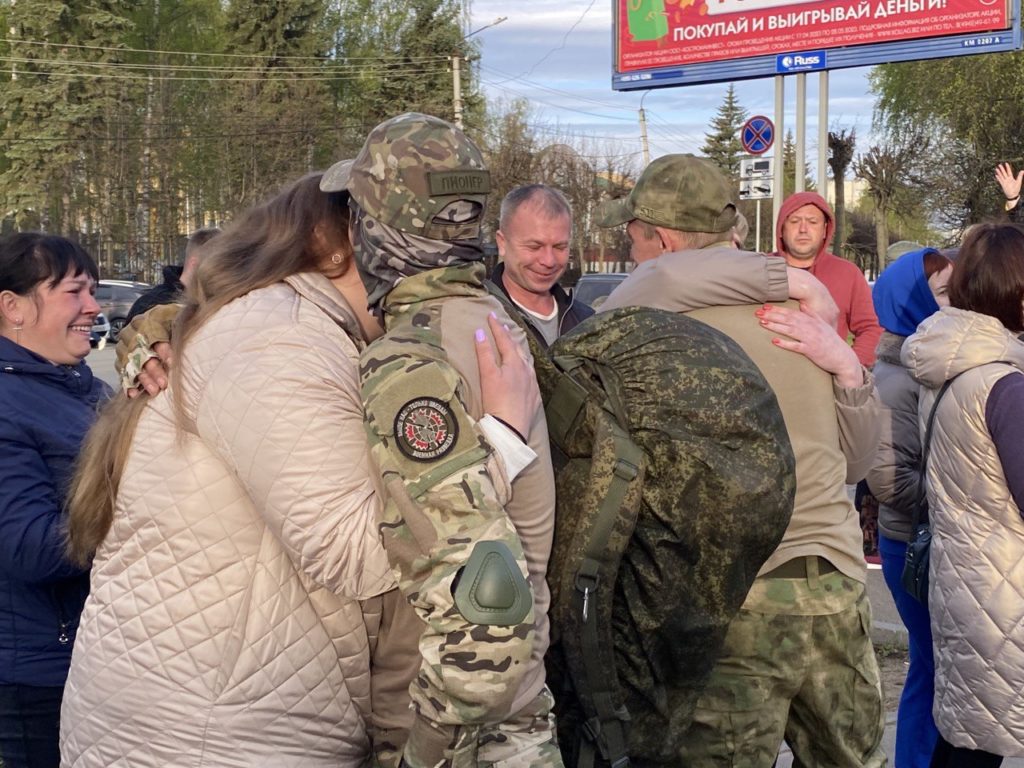 Бойцы 348 полка прибыли в Костромскую область в краткосрочный отпуск