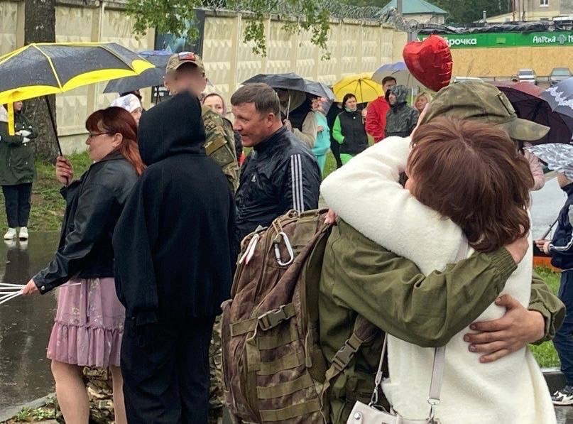 Очередная партия бойцов 348-го полка прибыла из зоны СВО в Кострому в отпуск