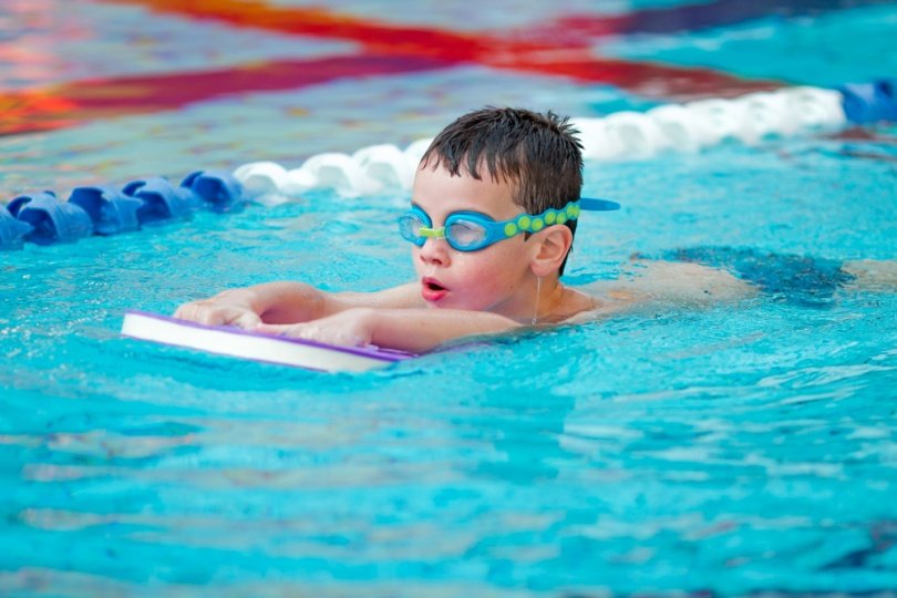 Еще 9 000 костромских детей в этом году научатся плавать