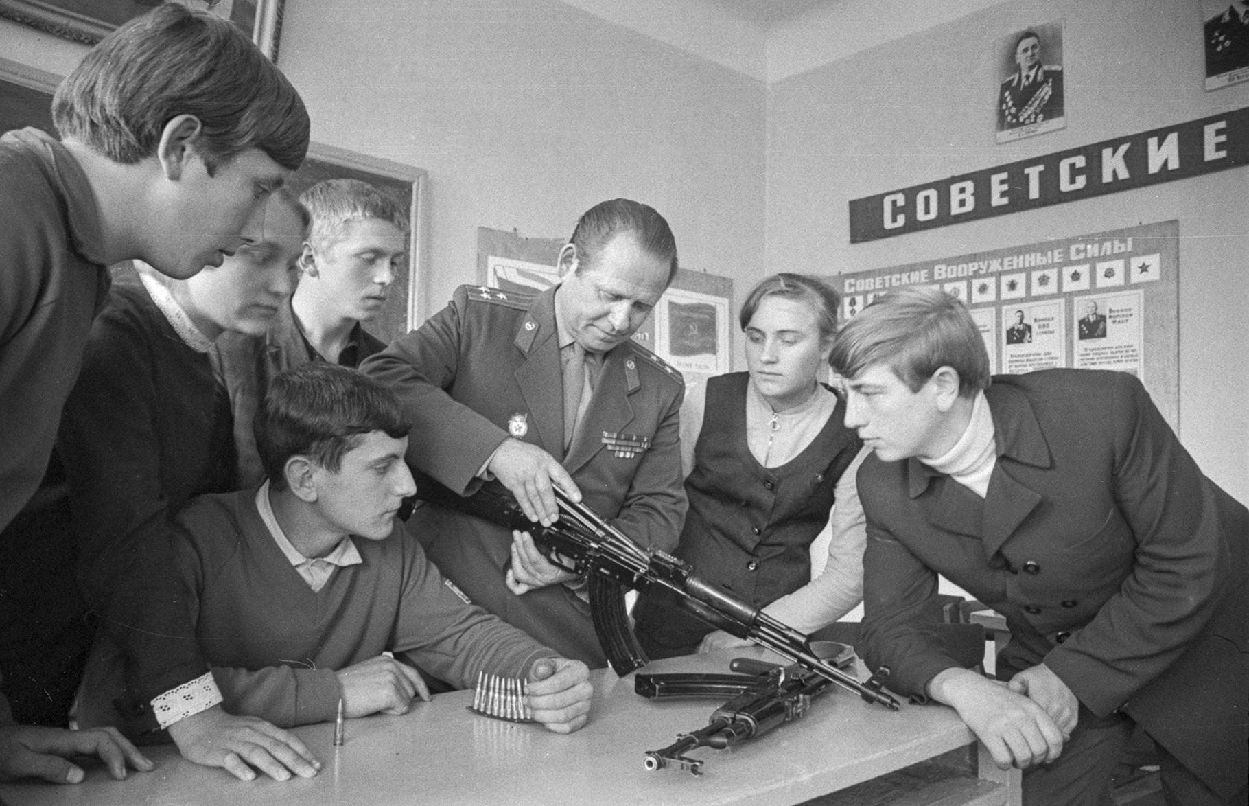 Уроки ОБЖ в костромских школах станут военизированными