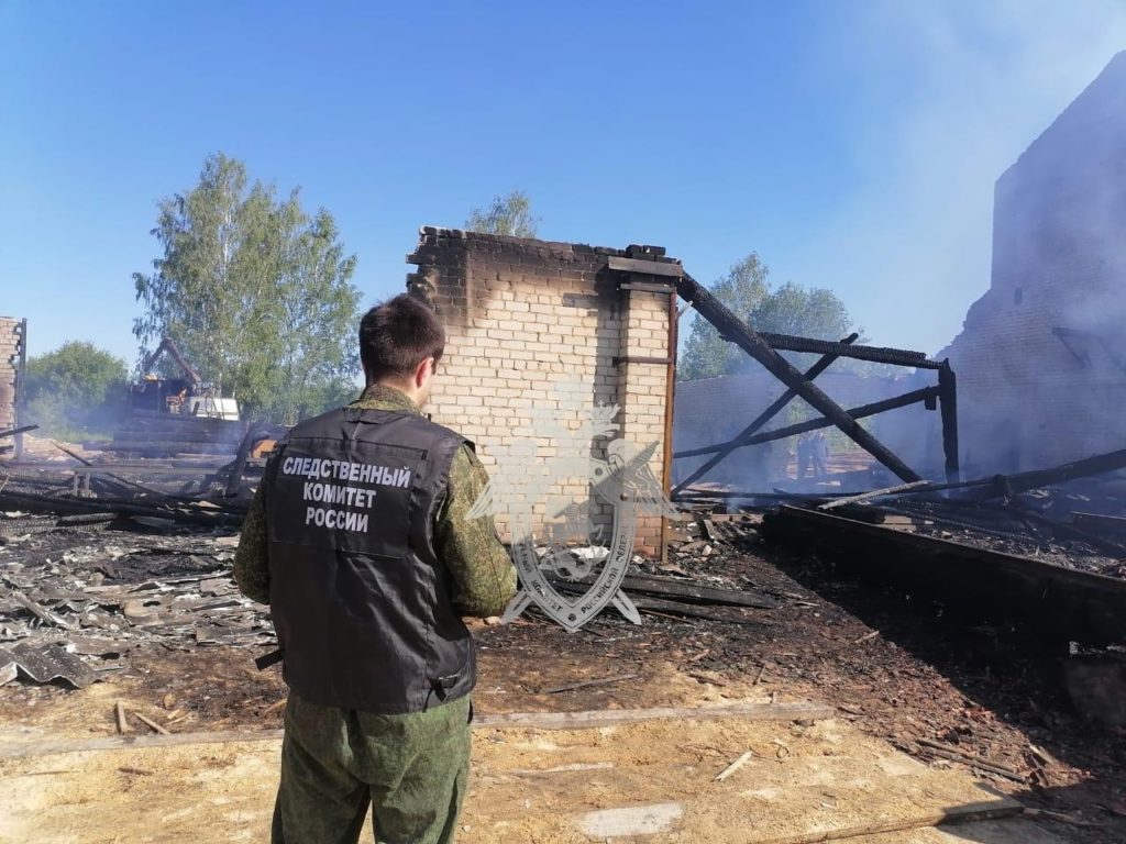 Мужчина сгорел заживо во время пожара в Костромской области
