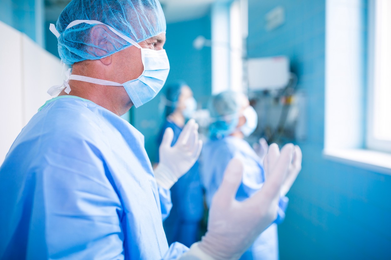 Рук не хватает: больница в костромской глубинке остро нуждается в хирургах