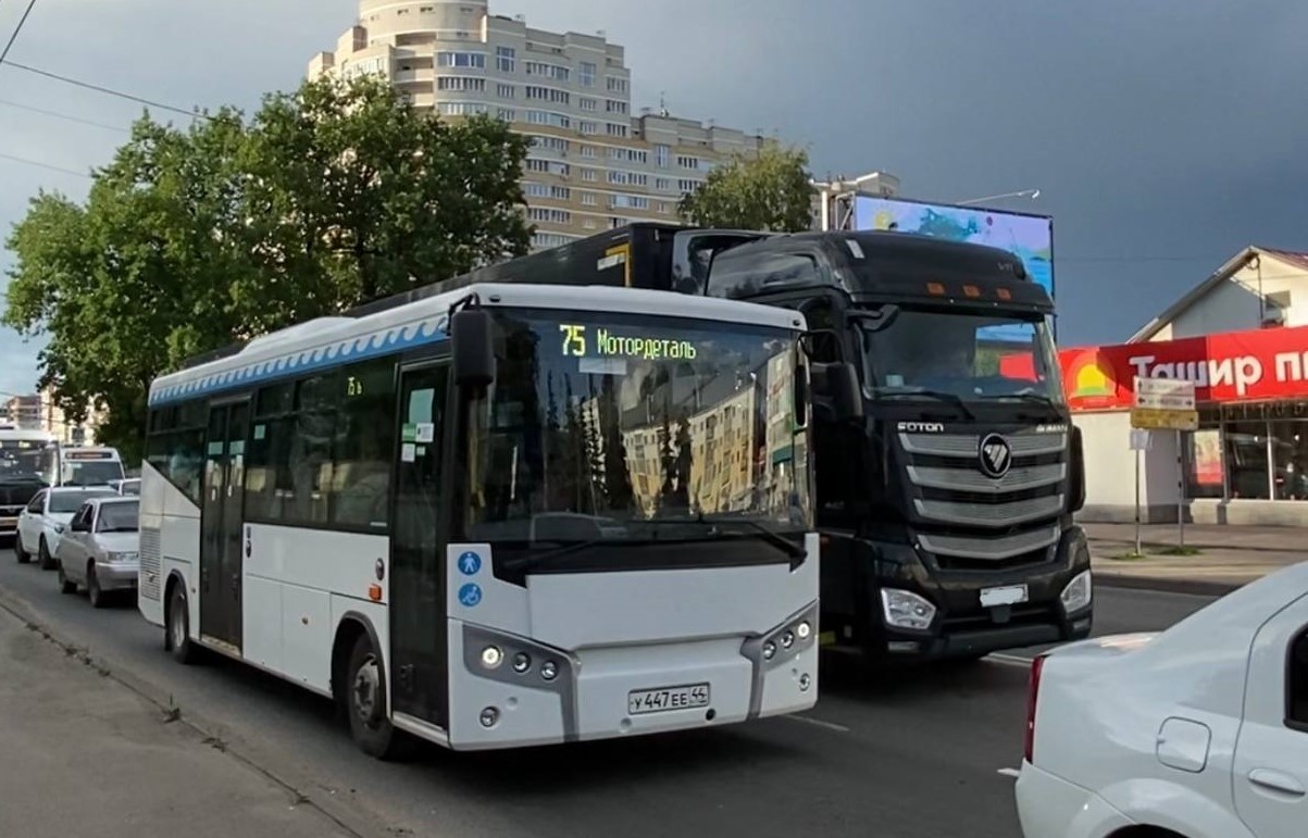 Фуры VS Автобусы: Кострому потребовали разгрузить от большегрузов