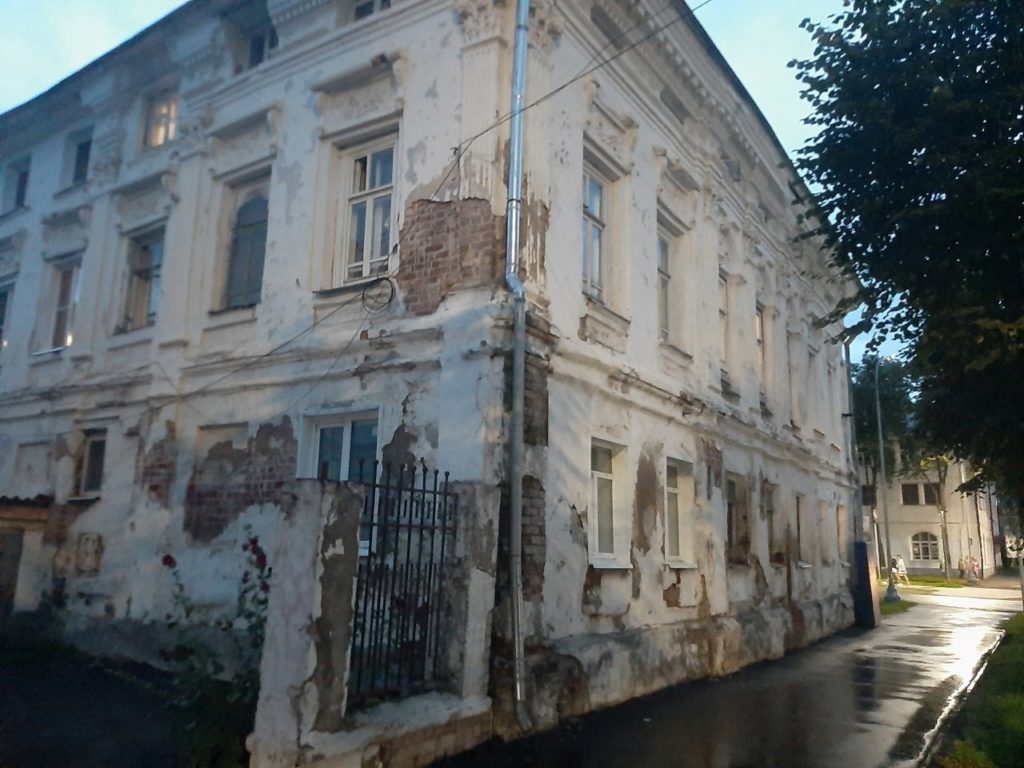 «Как в 90-е годы»: в Костроме целый дом отключили от газа после отказа жильцов продать свои квартиры