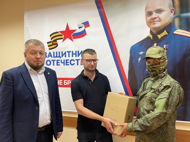 Ветераны боевых действий передали квадрокоптер военнослужащим костромского полка