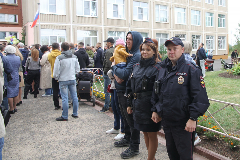 В День знаний безопасность костромских школьников будут обеспечивать более 400 полицейских