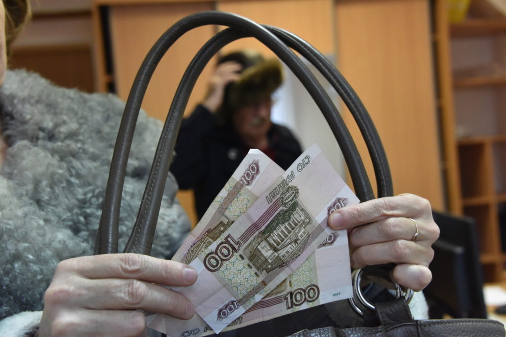Костромские пенсионеры будут получать больше денег