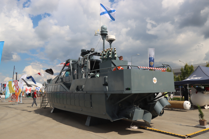 Костромские судостроители представили новый десантно-штурмовой катер