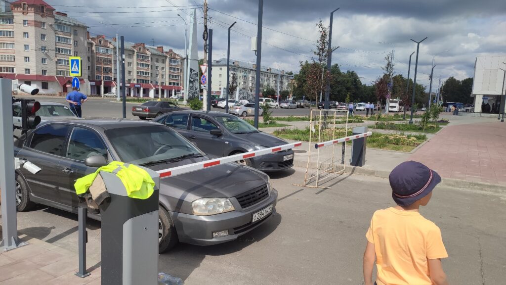 Парковка у железнодорожного вокзала в Костроме будет платной