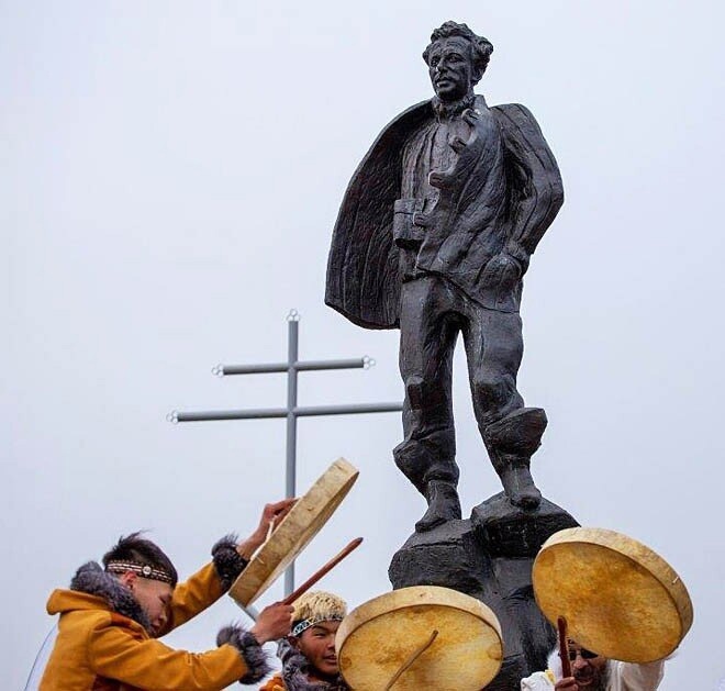 Костромскому геологу и писателю поставили памятник на Чукотке
