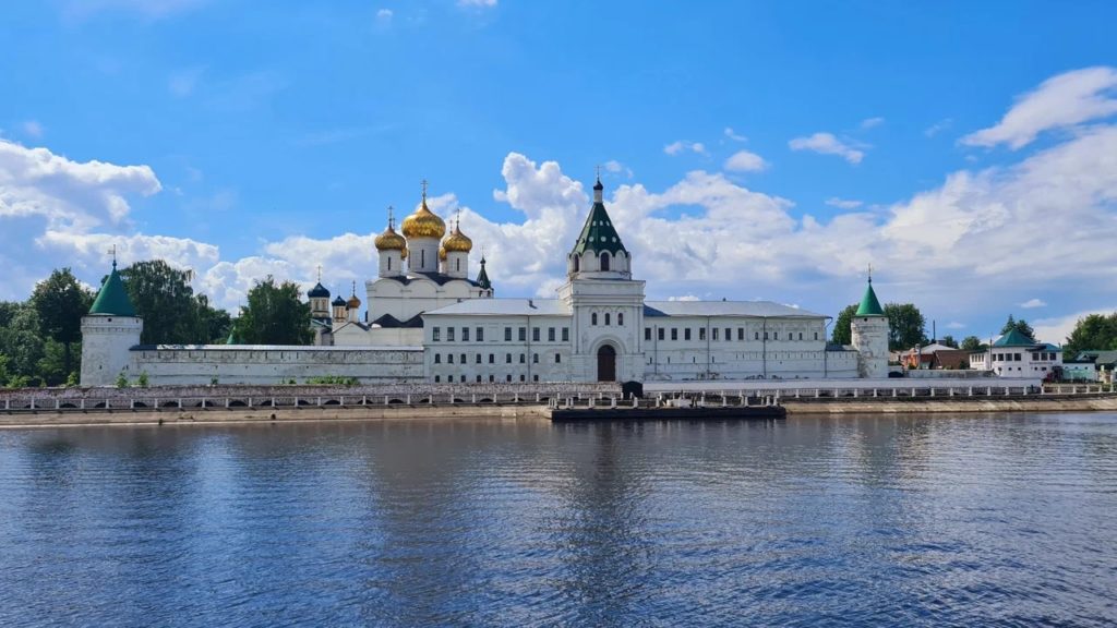 Туристы стали чаще интересоваться Костромой