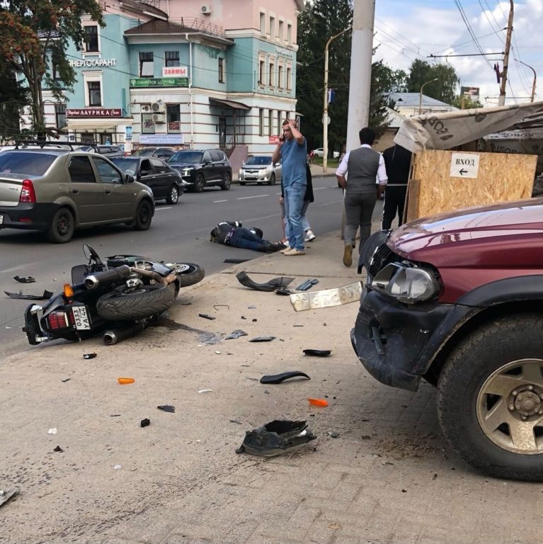 Еще один мотоциклист попал в аварию в центре Костромы