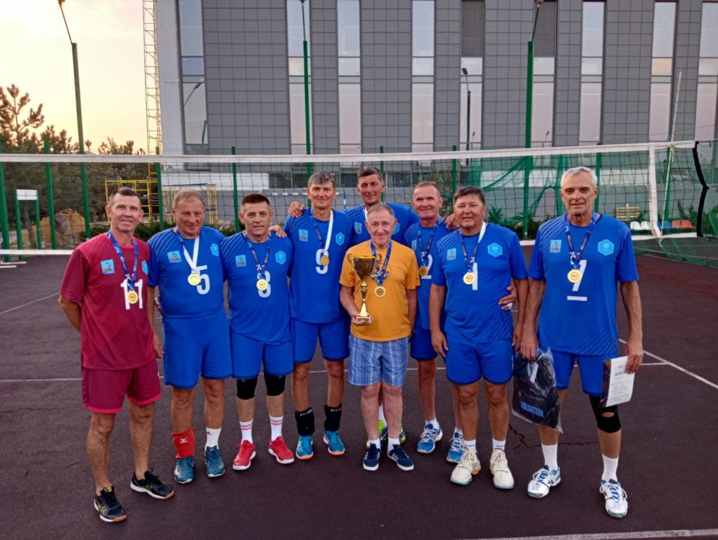 На опыте: костромские ветераны волейбола стали лучшими в России