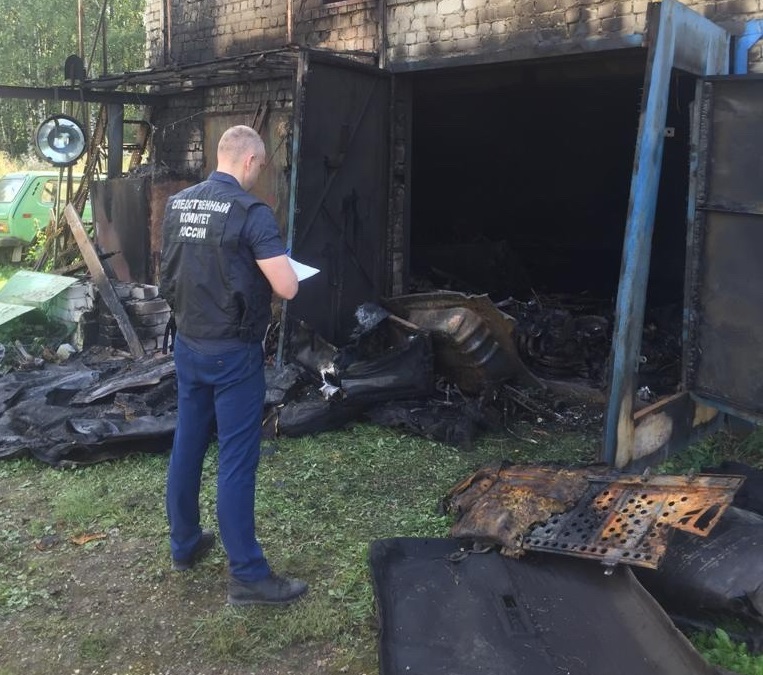 В Костроме пенсионер не смог выбраться из собственного гаража и погиб в огне
