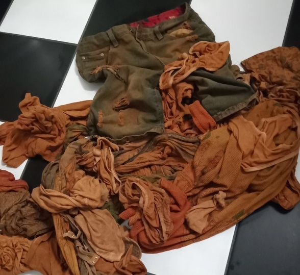 В Костромской области людям приходится после стирки выбрасывать одежу