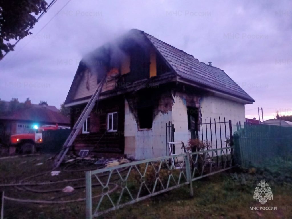 В Костромской области за прошедшую неделю огонь едва не уничтожил два дома