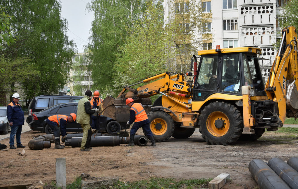 В Костроме почти две сотни рабочих готовят сети к отопительному сезону