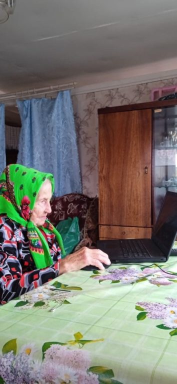 Интернету все возрасты покорны: 90-летняя костромичка освоила компьютер