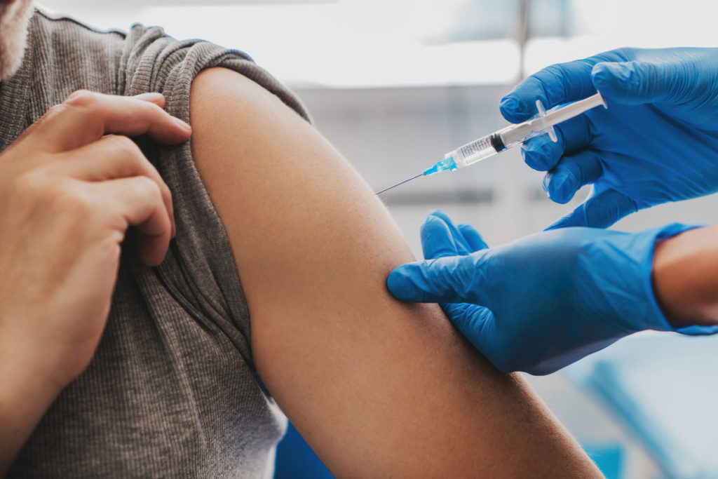 Костромские медучреждения получат сотни тысяч доз вакцины от гриппа