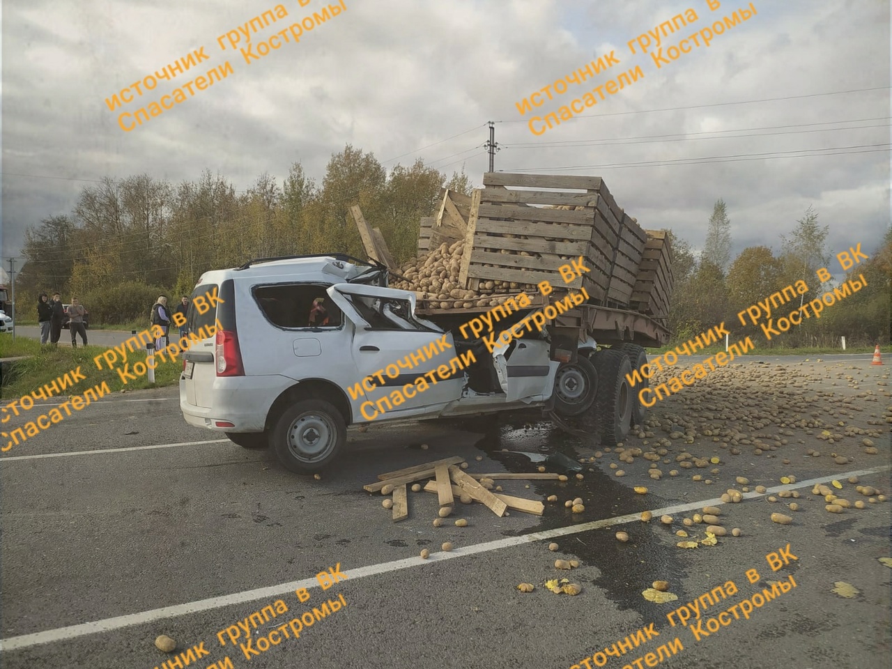 На трассе Кострома-Красное водитель легковушки погиб в аварии с трактором