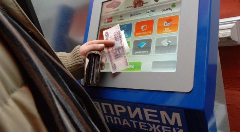 Костромичка вытащила чужие деньги из банкомата