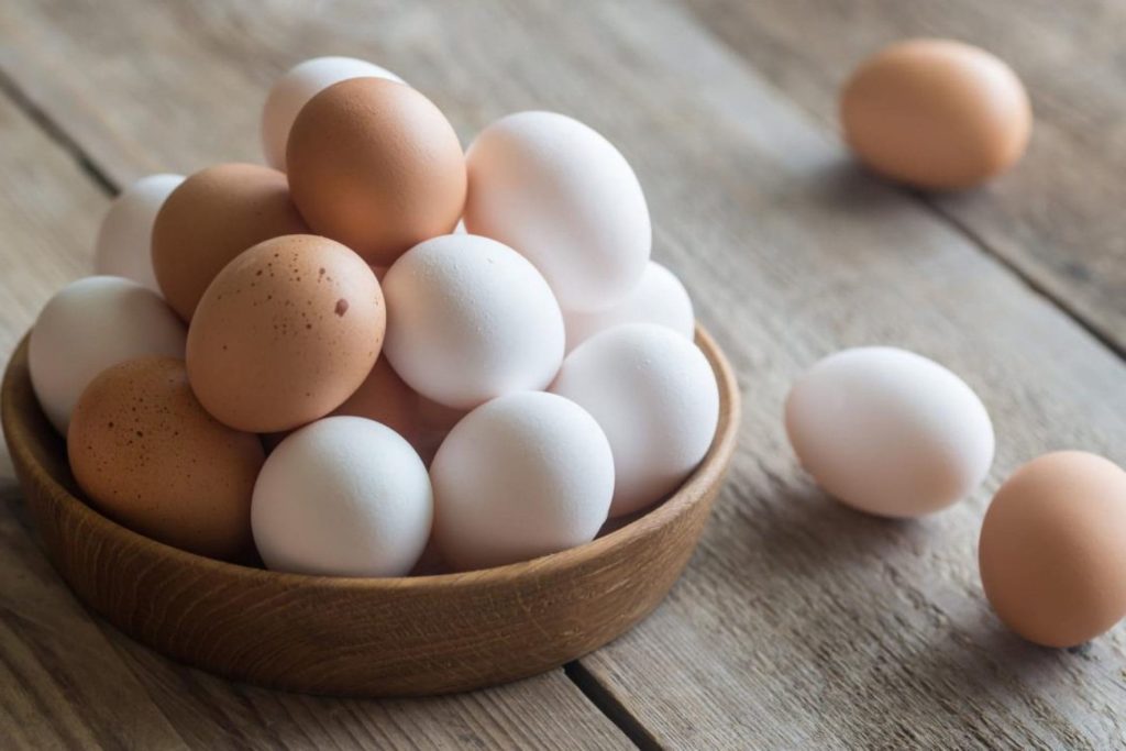 В Костроме куриные яйца стремятся по стоимости к Фаберже