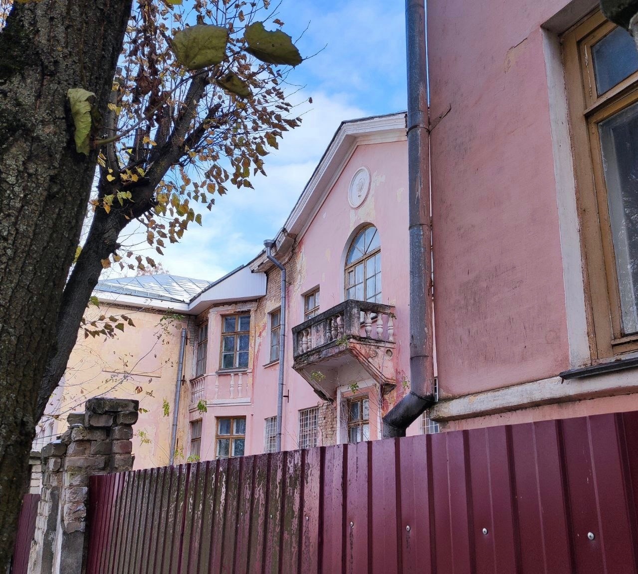 Костромичей повергло в шок состояние здания городского центра социальной помощи