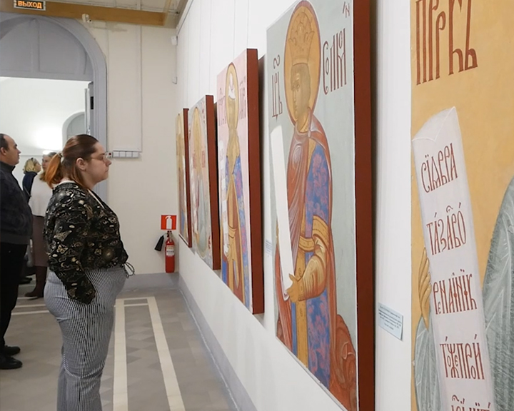 Изображая фрески: в Костроме открылась выставка живописи Андрея Ремнёва