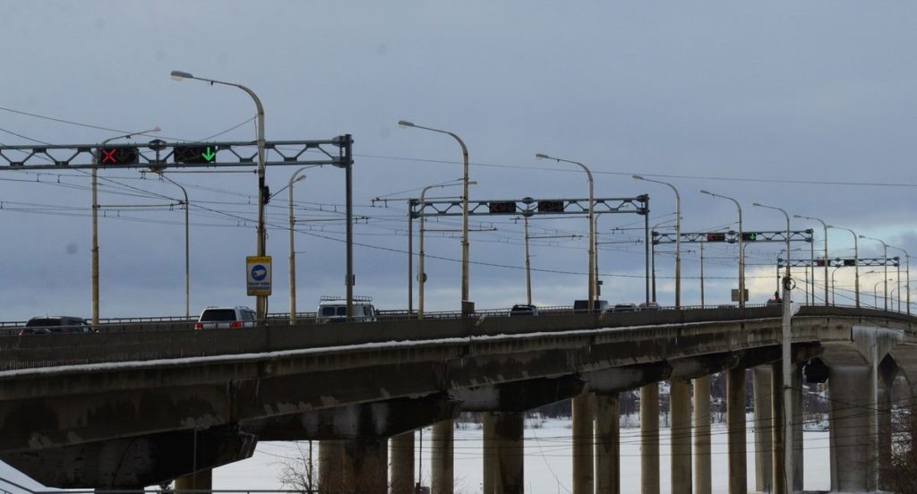 Костромские дорожники будут изгонять воду с моста через Волгу